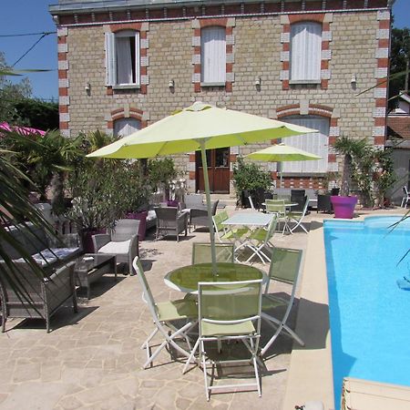 Hotel Manoir Francois 1Er Vitry-le-François Esterno foto