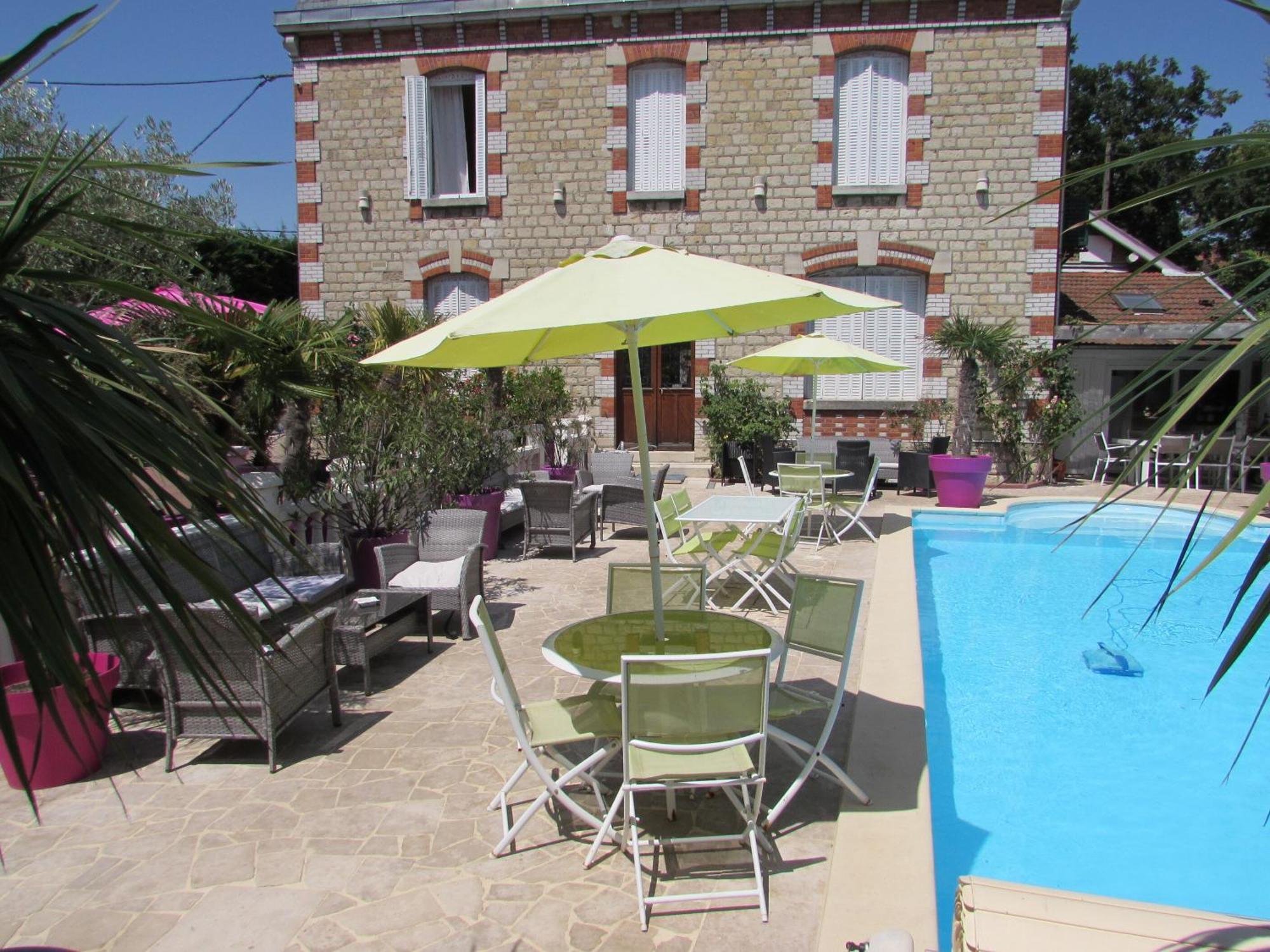 Hotel Manoir Francois 1Er Vitry-le-François Esterno foto