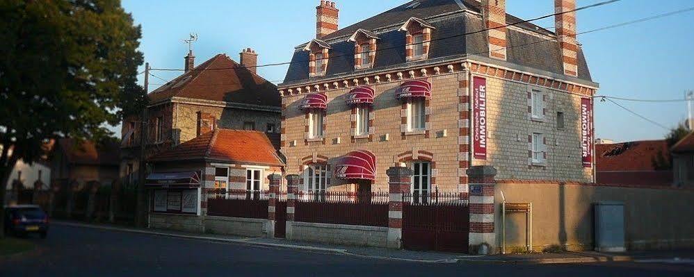 Hotel Manoir Francois 1Er Vitry-le-François Esterno foto