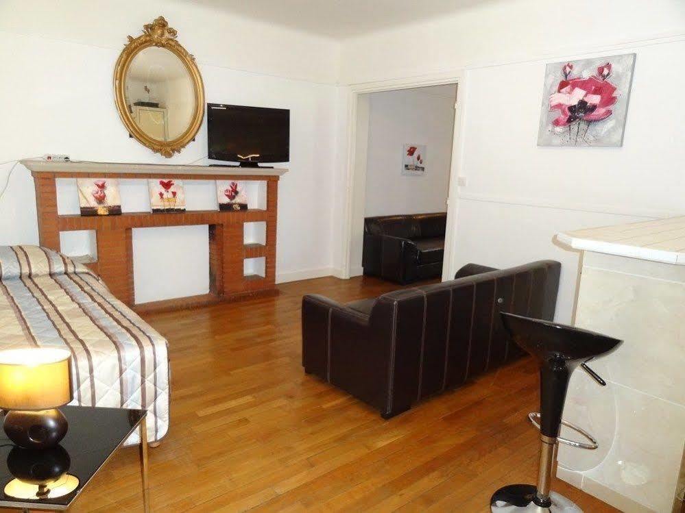 Hotel Manoir Francois 1Er Vitry-le-François Esterno foto