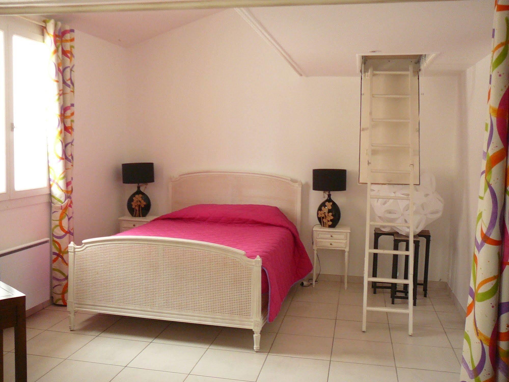 Hotel Manoir Francois 1Er Vitry-le-François Esterno foto